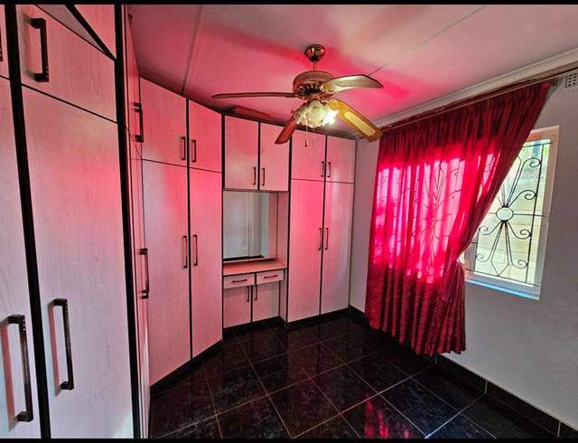 6 BEDROOM HOUSE FOR SALE IN EVEREST HEIGHTS